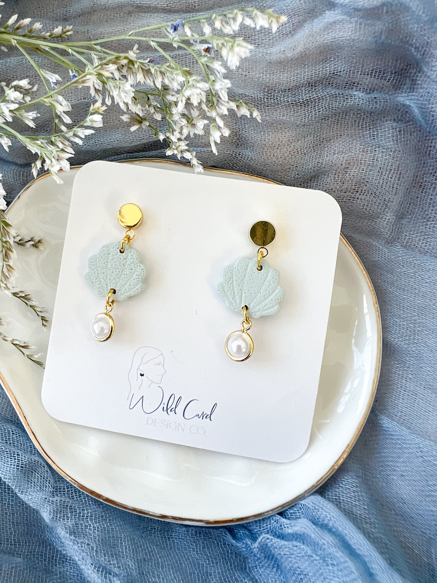 Ariel Dangles
