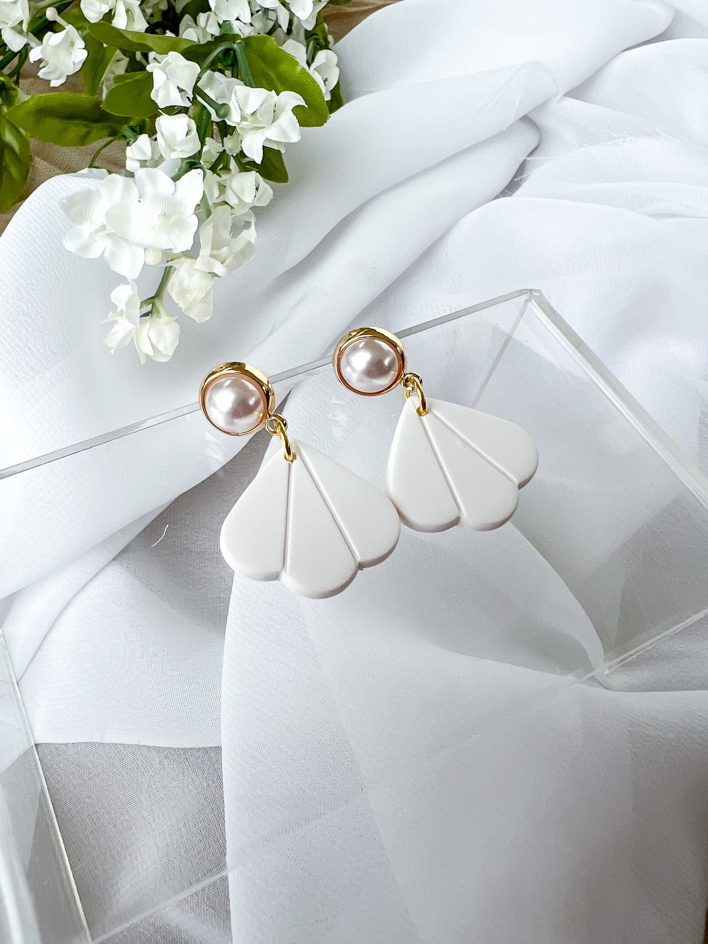 Dainty Scallop + Pearl Dangle